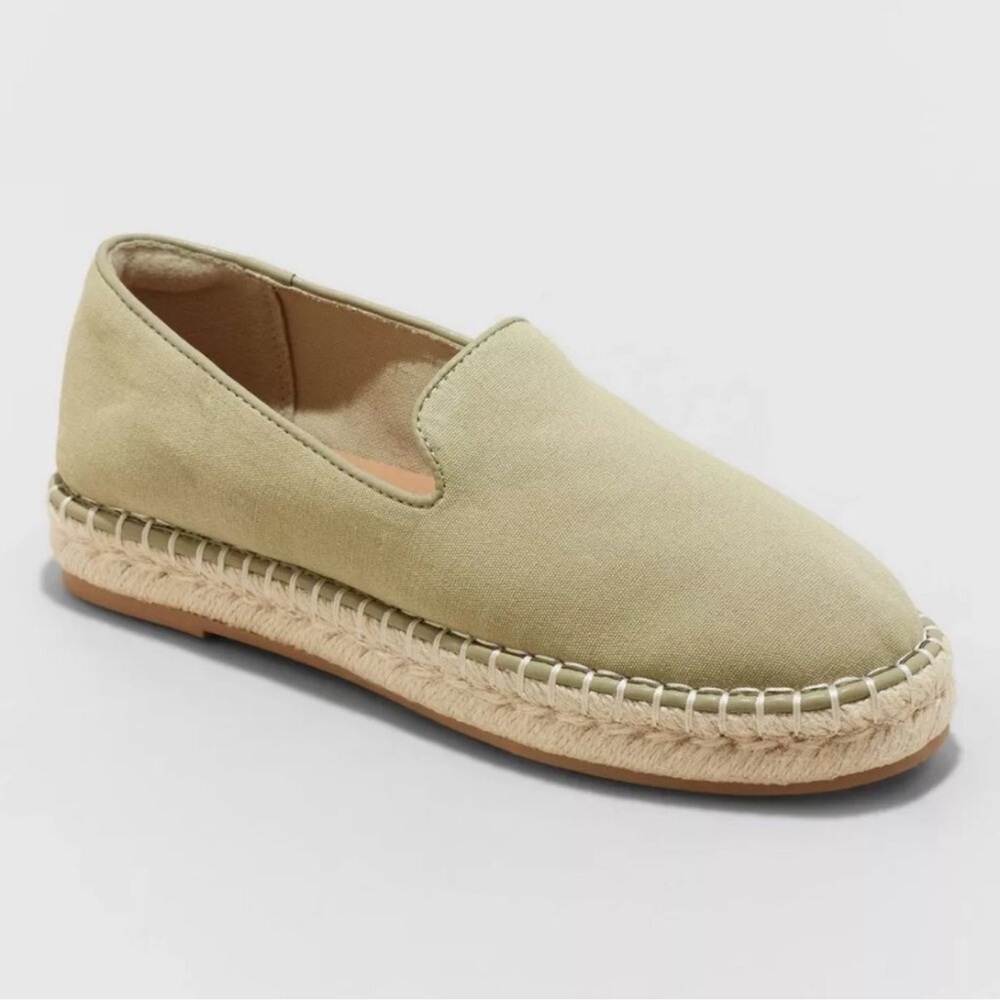 NWT Universal Thread Women's Espadrilles olive green